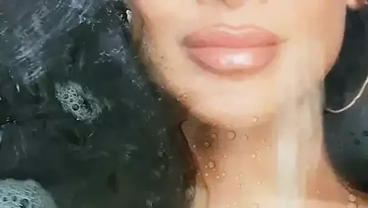 Pisse auf Nicole