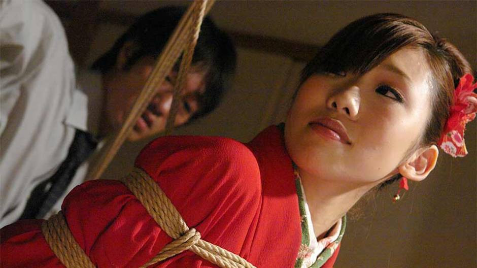 Azusa Uemura got tied up before having a wild threesome