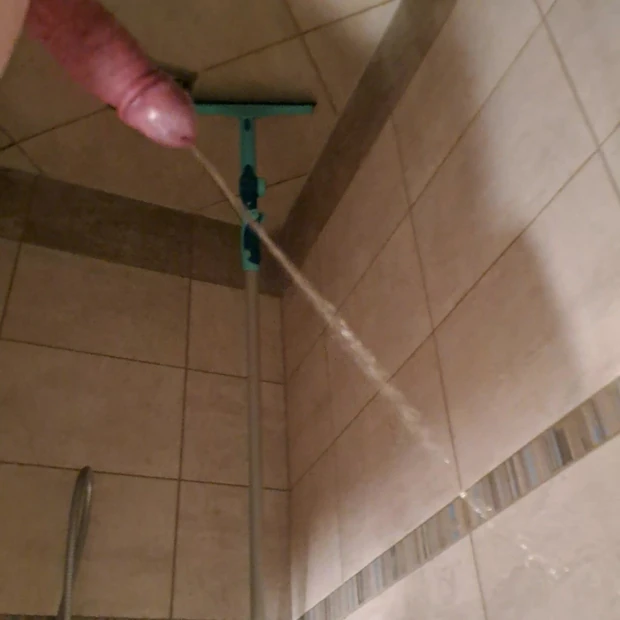 thank you Pablo who surprised me when I was live. I had to pee with a stiff dick. My stream was high