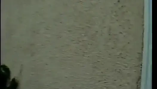 Güzel memeli zenci sürtük açık havada sakso çektikten sonra büyük göt tarafından sikiliyor