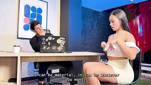 Wanita berambut cokelat cantik dengan pantat yang sempurna mengendarai penis besar bosnya!