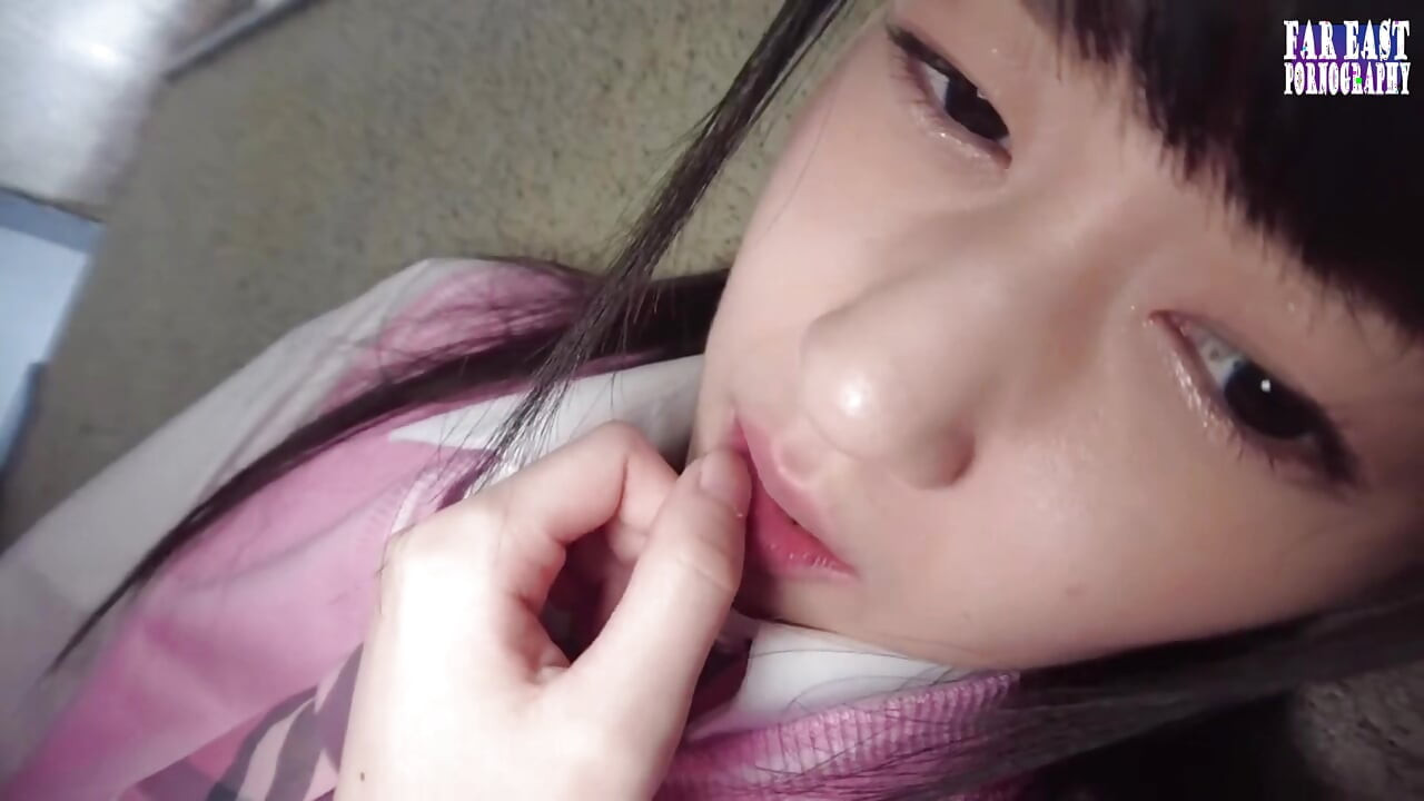 Gulp delicate kebahagiaan dengan usikan berambut gelap kecil pada tarikh oral manis bahagian 2