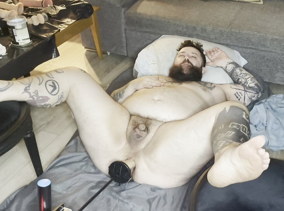 Fuck machine fucks my big ass in missionary big orgasm