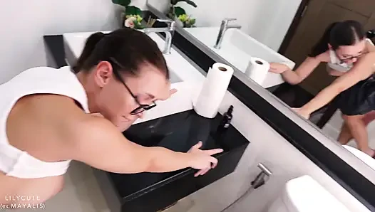Looks Like We Got Caught - Fucked Her to Squirt on the First Date in a Public Toilet