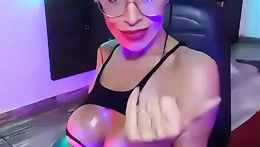 You've Never Seen Anything Like It: Natzinha Morena Naked, Sweaty, and Oiled up.