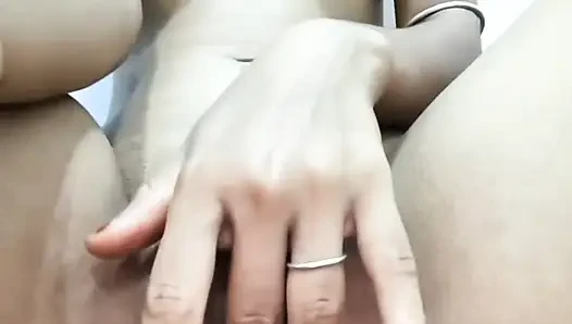 Video rekaman seks tante seksi india lagi asik fingering memeknya