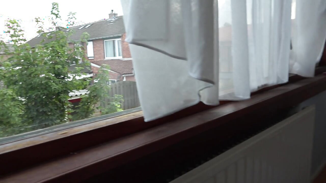 Teen real estate gets fucked in empty house