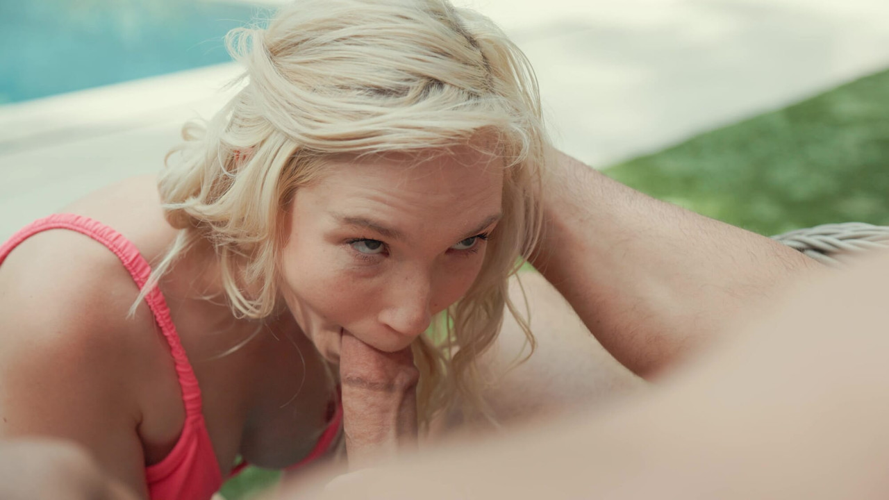 VRSpy - Neighborly Delights Pie, Pool and Sex