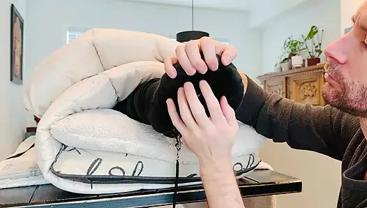 Непристойно сексуальные ступни Ceo нещадно щекотал экс-сотрудник (часть 1) ПРЕВЬЮ