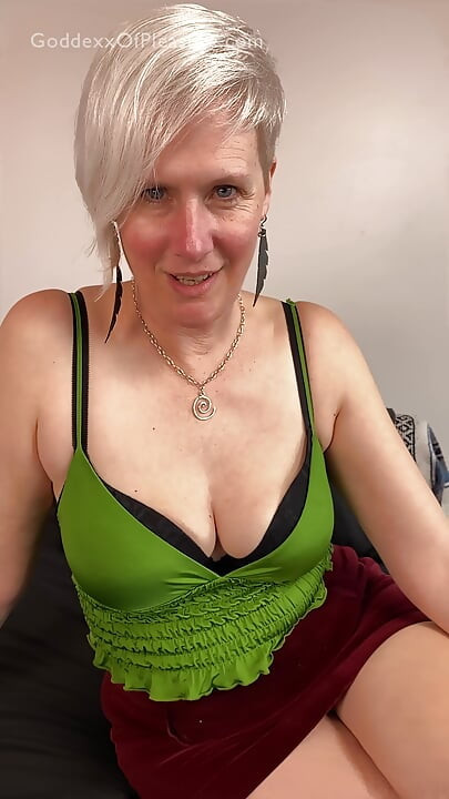 est Friend's Mom Gives Me A JOI To Get Back At Him - Hot MILF JOI