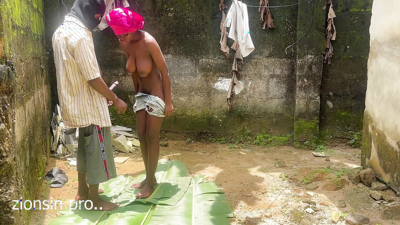 I Was so Horny That I Arrange a Backyard Fuck Date with My Landlords Stepdaughter in Our Backyard. It Turns Out so Smoothly.