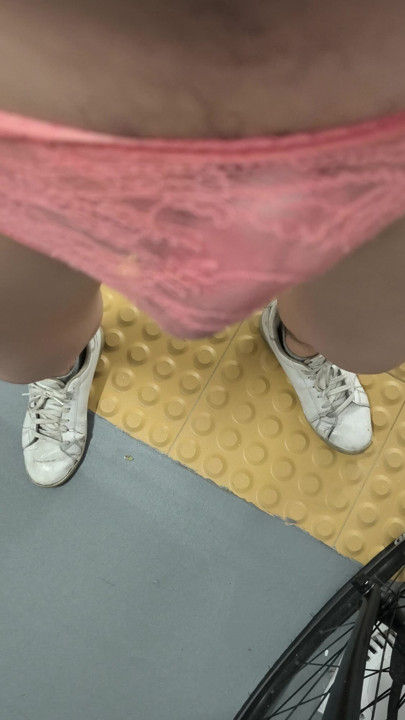 자지와 팬티가 좋은 조합입니다.