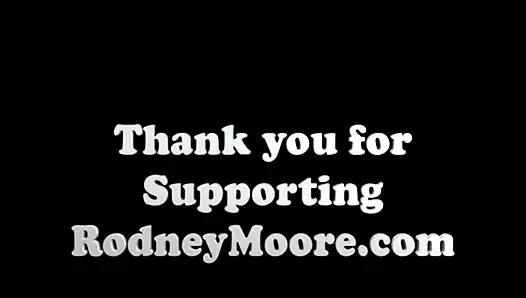 Klasik büyük memeli orta yaşlı seksi kadın