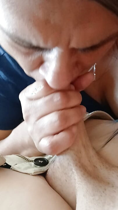 Latina esposa gostosa é a melhor em boquetes