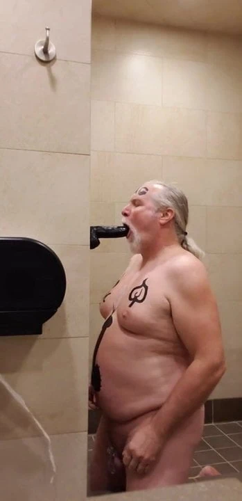 Fat faggot Guy Trepanier deep throat skills