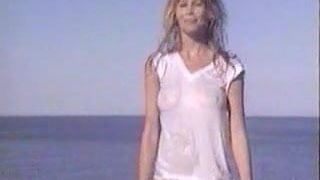 Claudia Schiffer na piscina