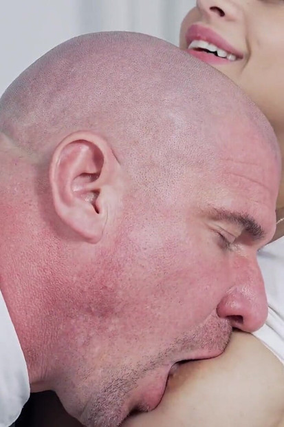 Oops Hot Stepdaughter Finally Seduce Strong Stepdaddy