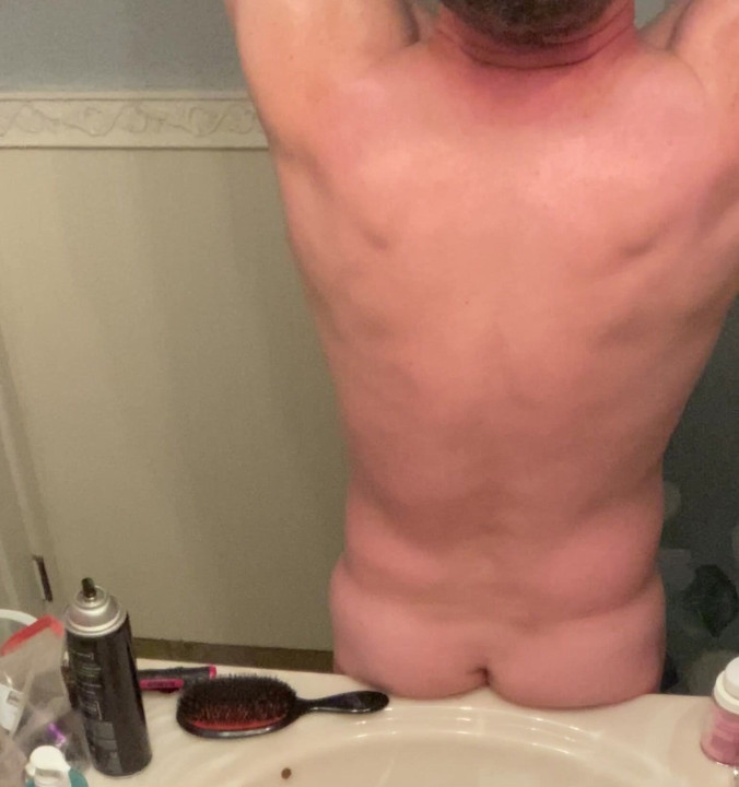 Working on my back nude