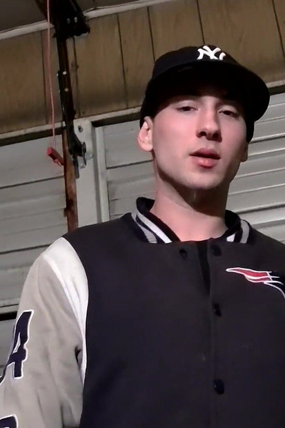 Ovaj heteroseksualni razbojnik zna kako zadirkivati