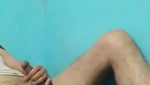 İç çamaşırlı tahrik edici mastürbasyon