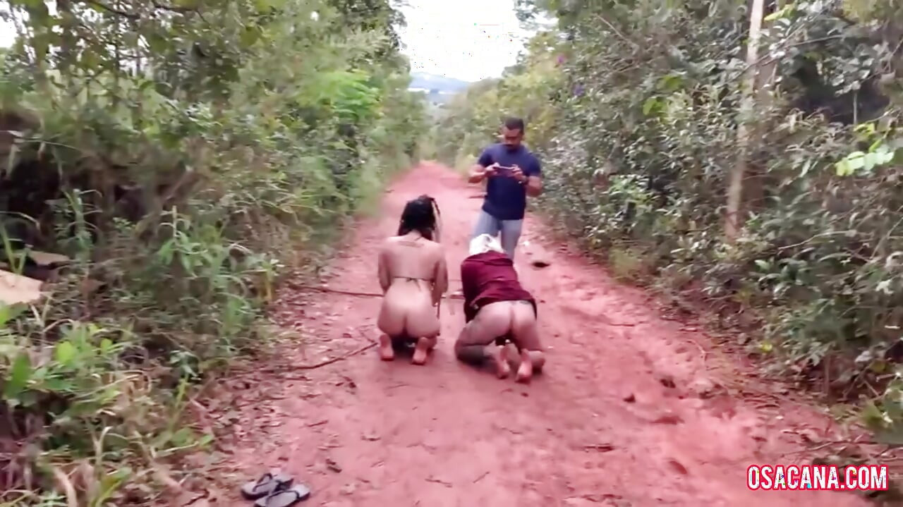 Encontramos Duas Safadas No Caminho