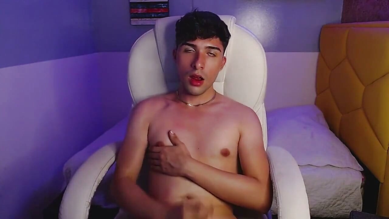 Watching Porn While Masturbating and Cumming