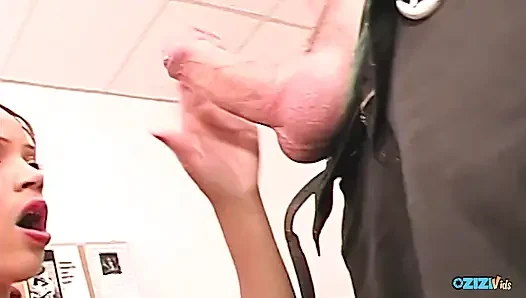 The Favor of Anal Blessing Is Bestowed Upon Those Who Master Eating Pussy