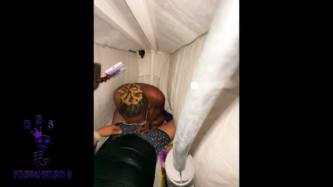 黑人饲养员冒险 24