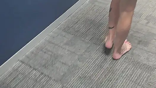 Bos ngentot aku di kantornya dan ngentot pantatku di ruang rapat