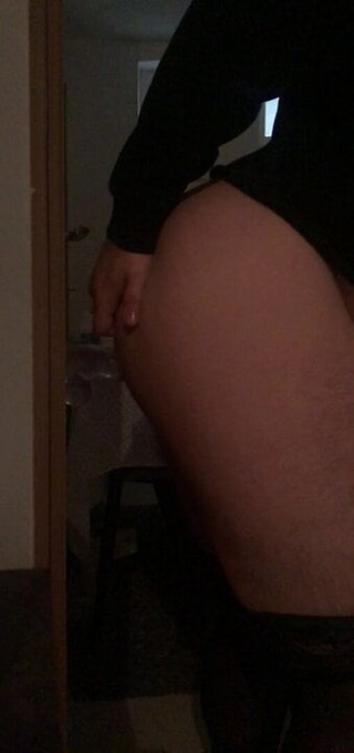 7 inch dildo in my young round boy butt