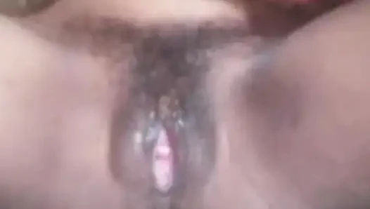 Kalpana bhabhi ne chut se pani nikal diye