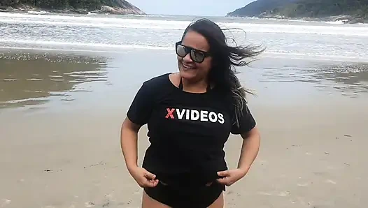 Aktor mainan terkenal ngentot aku di gubuk kayu sampai crot di mulutku