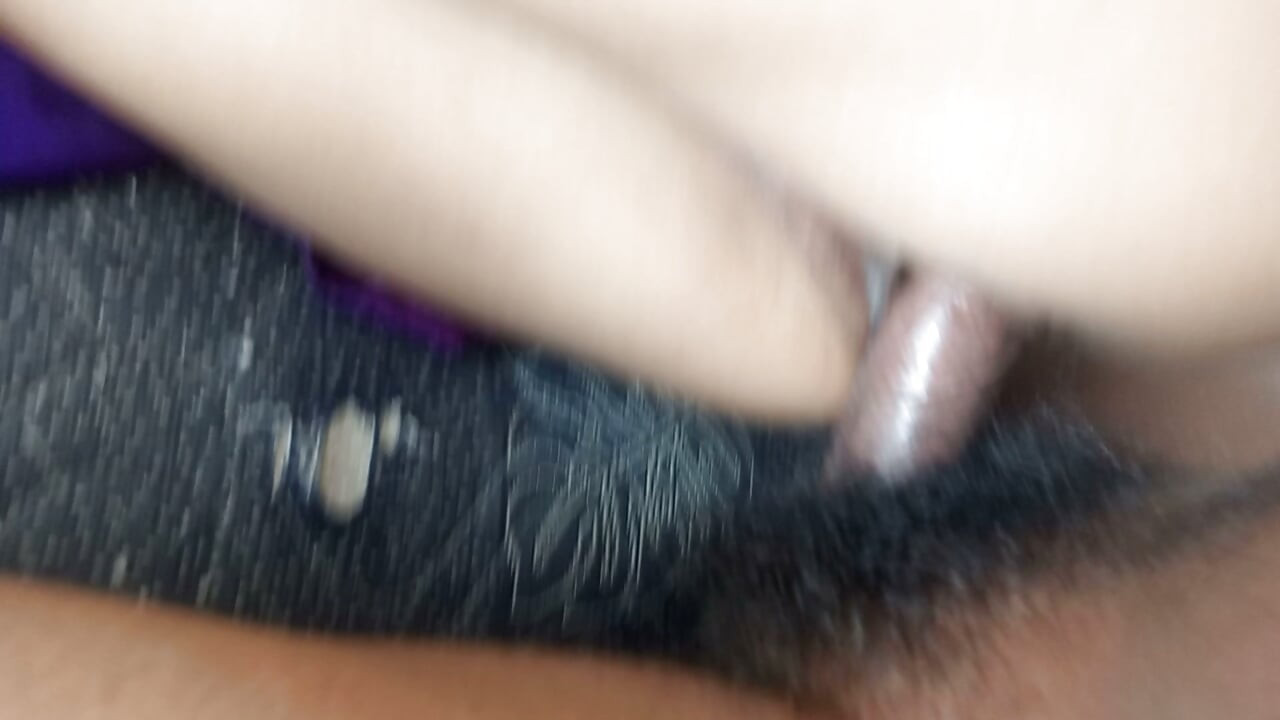 Üvey kız kardeşin ilk seks deneyimi.