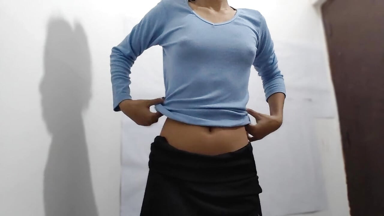 Indijska Desi tinejdžerka iz fakultetske škole, presvlačenje i mastrubacija, novi video na viralnom MMS-u, BDSM-u