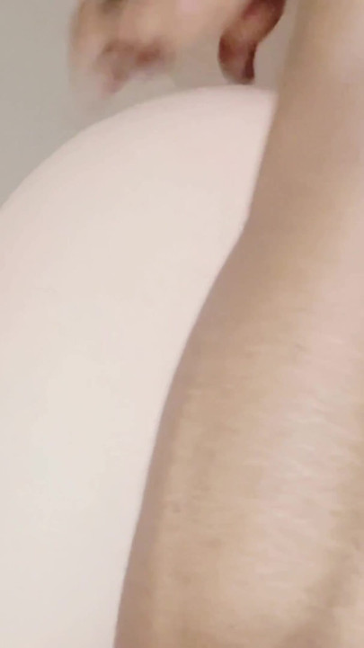 แม่เลี้ยงโชว์ลูกเลี้ยงสาวทอมบอยวิธีเย็ดควยดําใหญ่ | คลิป 1