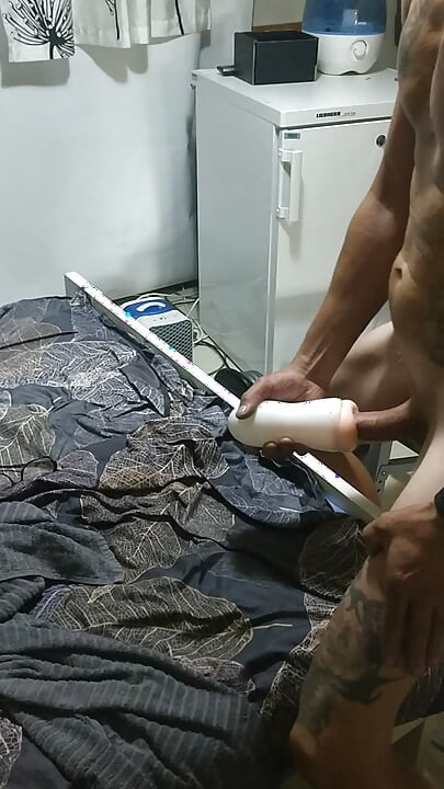 Moja sperma u lažnu pičku