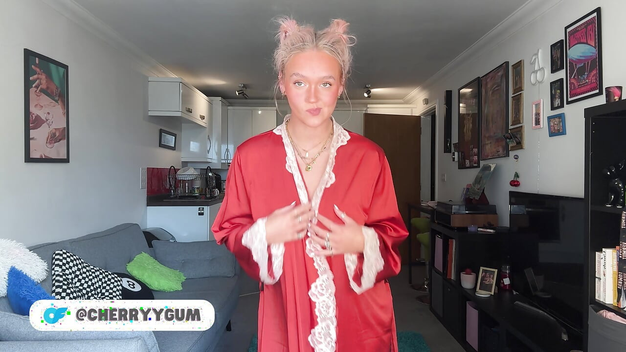 Ludo isprobavanje seksi bikinija OGROMNE PRIRODNE SISE