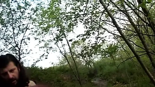 Andrea'nın annesi parkta genç eşcinsellerle seks yapıyor