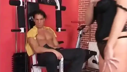 Double penetrated milf anal threesome in the gym