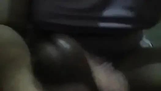 Angel aldatmak için komşularını baştan çıkarmaya çalışıyor