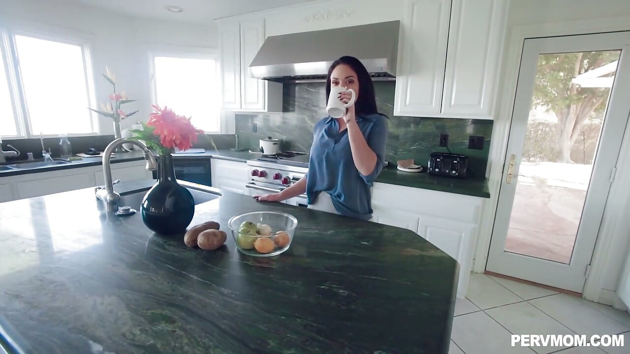 Brooke Beretta Perv Mom Titfuck Step Son