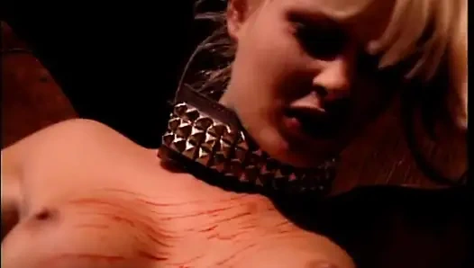 Drei schmutzige lesbische mädchen auf der suche nach orgasmus!