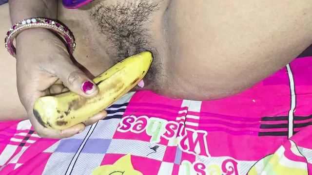Banana inside pussy banana 🍌 sex desi village bhabhi