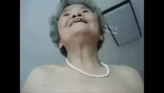Abuela china le gusta follar
