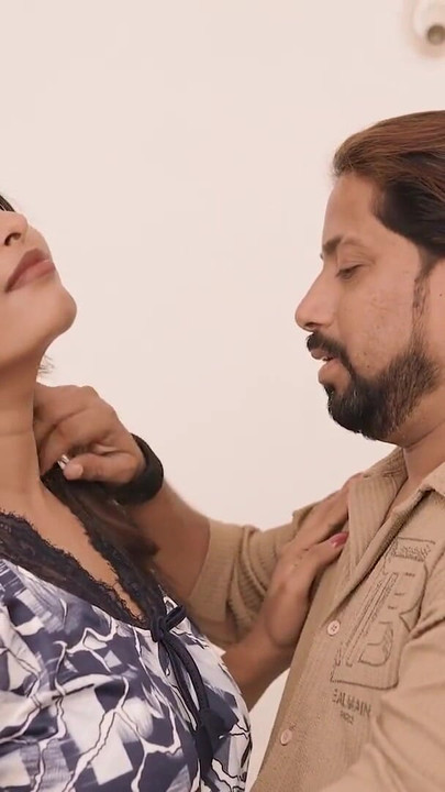 SEKSOWNA PARA NIE ZAPŁACIŁA CZYNSZU DOMU, A WŁAŚCICIEL DOMU ZERŻNĄŁ ICH TENENT, HARDCORE TRÓJKĄT | Klip 1