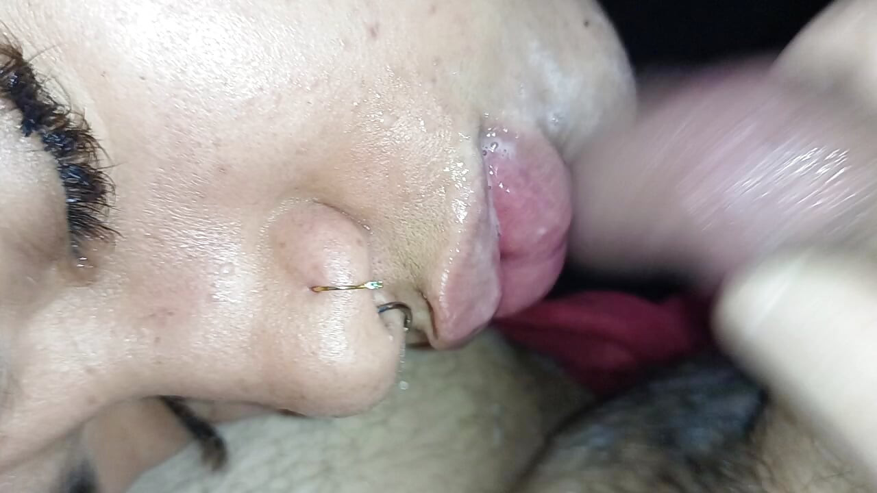 POINT DE VUE EXTRÊME CREAMPIE, LE COCU DÉVERSE TOUTE SON ÉRECTION SUR CETTE GARCE