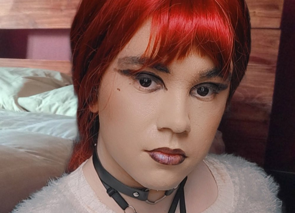 Red haired Kaylith Crane plays with herself and cums