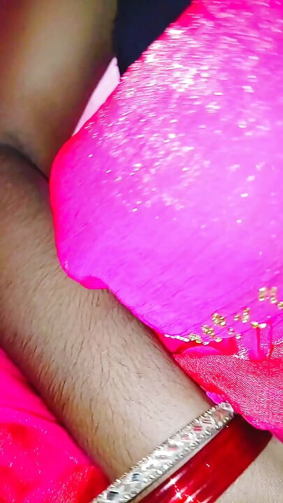 Desi girl ne sidhiyon Mein Chudai karte hue