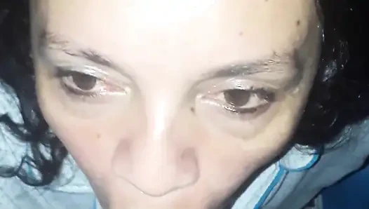 Mulut ibu tiri dientot habis-habisan sampai dicrot di mulut