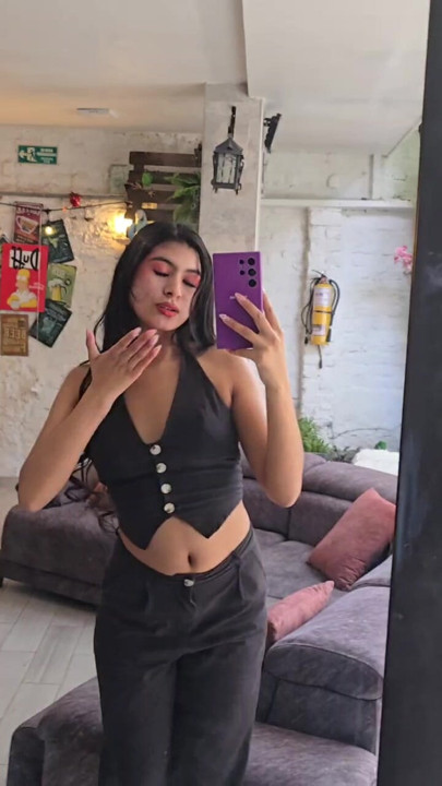 Merhaba kıymetlim, buradayım aşkım, bir süre görüşer misin?